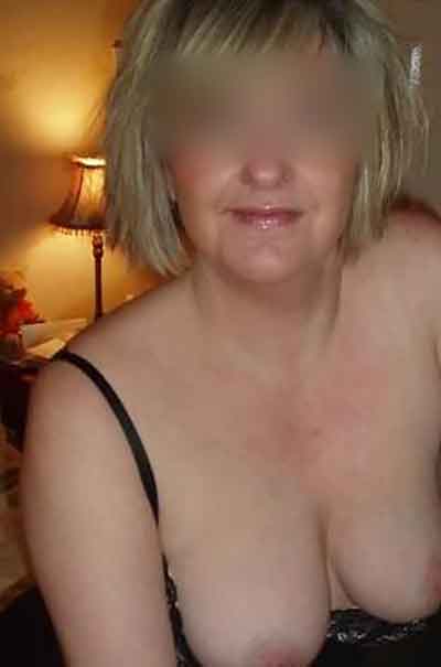 Nicole, 49 Jahre, Private Begegnungen in Forst
